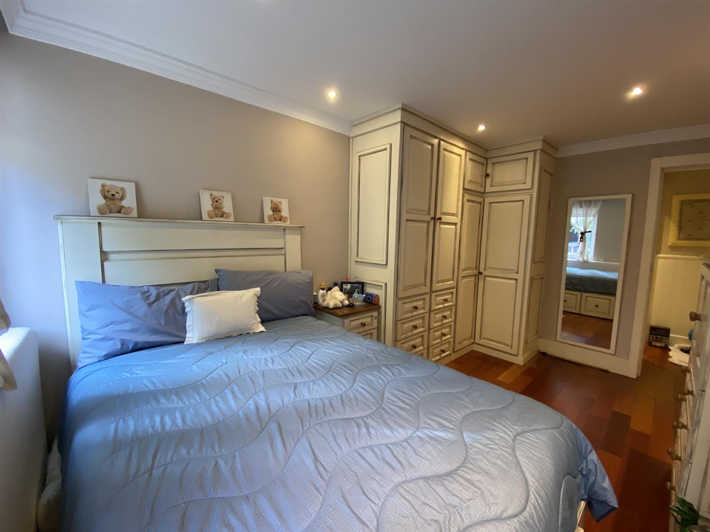 Image of House - 4 Bedrooms - 3 Bathrooms for Rental in South District-Gibraltar, Image 11